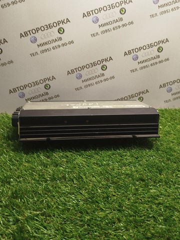 Підсилювач звуку аудіосистеми 7L6035456 VAG