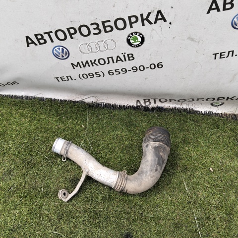 Патрубок повітряний, вихід повітряного фільтра 7L6129654B VAG