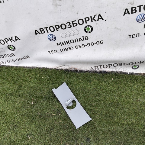 Обшивка стійки кузова внутрішня, задня ліва 7L6867241 VAG