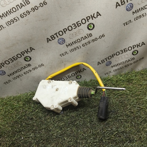 Мотор-привід відкриття лючка бака 7M0959775C VAG
