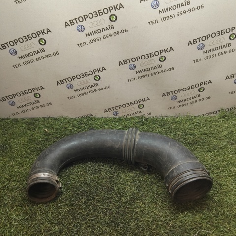 Патрубок повітряний, вхід в турбіну (наддув) 8200384878 RENAULT