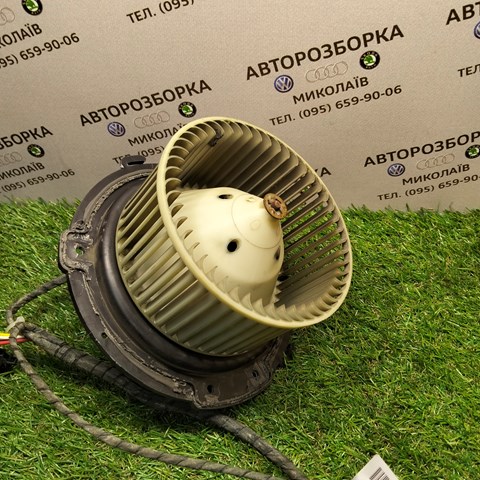Електромотор пічки 893820021 VAG