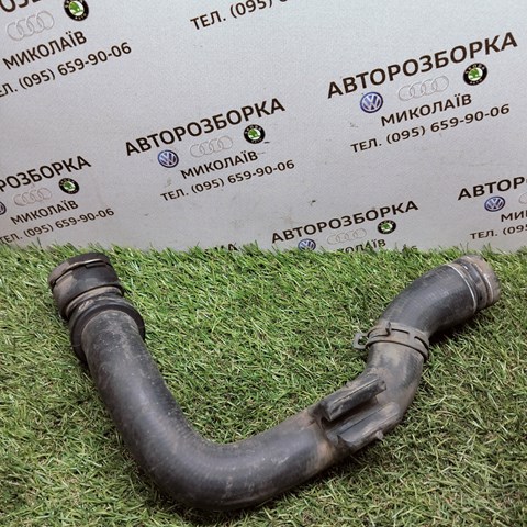 Шланг/патрубок радіатора охолодження, верхній 8D0121101AD VAG
