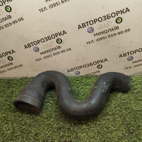 Патрубок дросельний 8D0145828 VAG