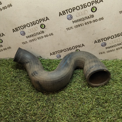 Патрубок повітряний, дросельної заслінки 8D0145828C VAG