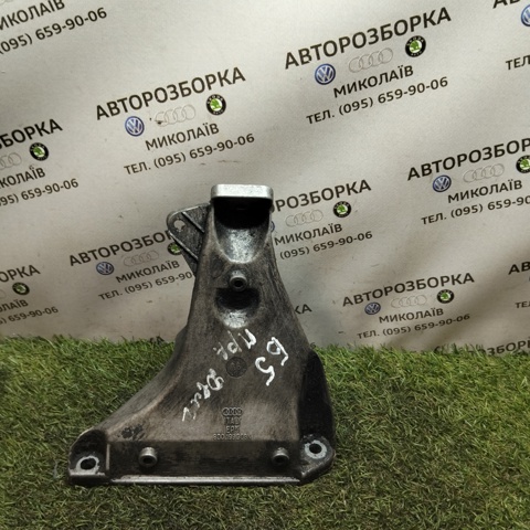 Права подушка двигуна 8D0199308N VAG