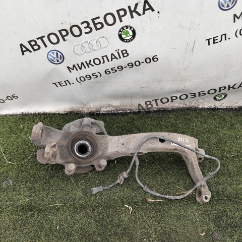 Цапфа - поворотний кулак передній, правий 8D0407258S VAG