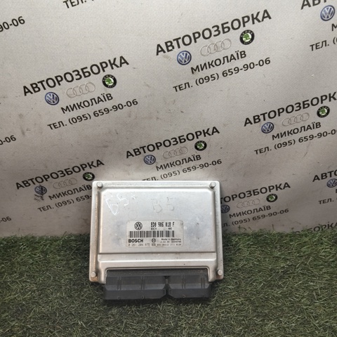 Комп'ютер двигуна 8D0906018F VAG