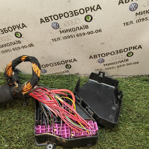 Корпус запобіжників 8D1941824 VAG