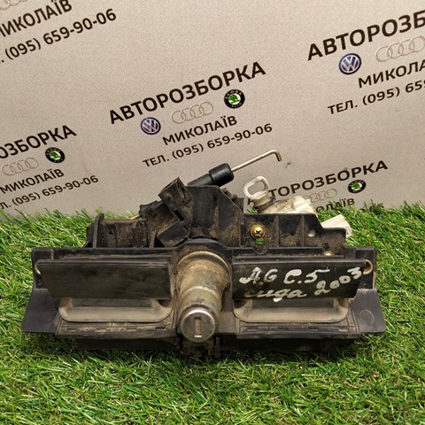 Замок 3/5-х дверей, задній 8D9827565H VAG