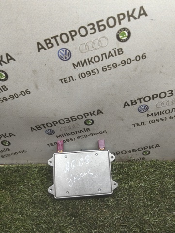 Підсилювач сигналу антени 8E0035456C VAG