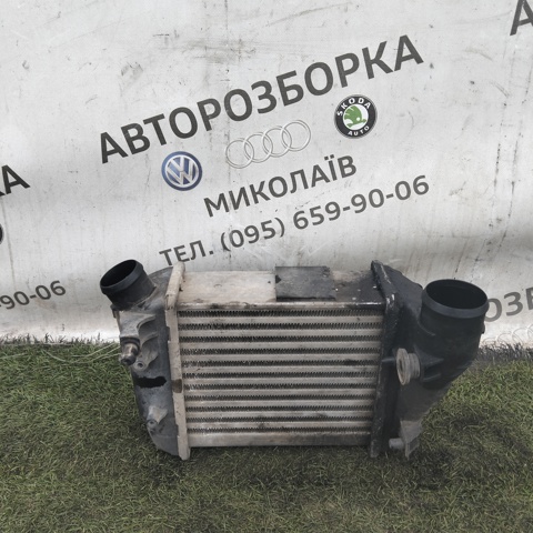 Система охолодження наддувочного повітря 8E0145806C VAG