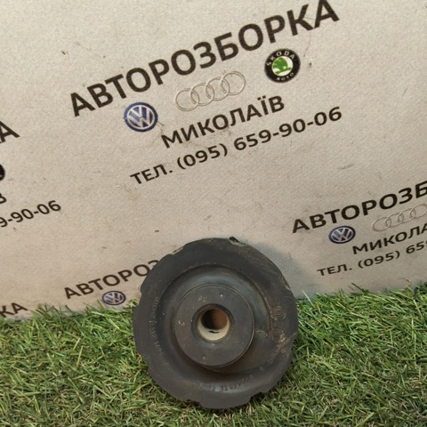 Проставка (гумове кільце) пружини задньої, верхня 8E0512149P VAG