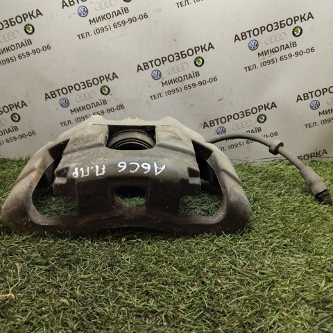 Супорт гальмівний, передній, правий 8E0615124B VAG