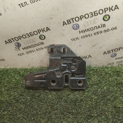 Замок кришки капота 8E0823509C VAG