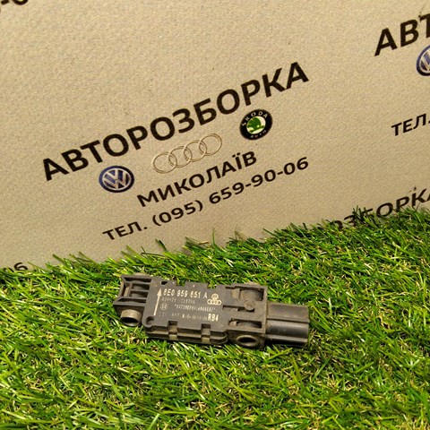 Датчик поздовжнього прискорення 8E0959651A VAG