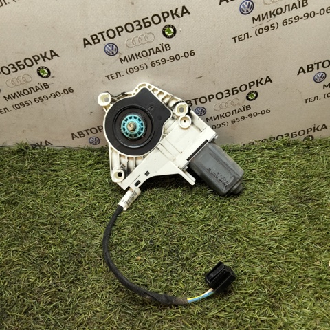 Моторчик склопідйомника двері задніх, лівих 8K0959811C VAG