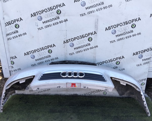 Бампер передній 8L0807111 VAG