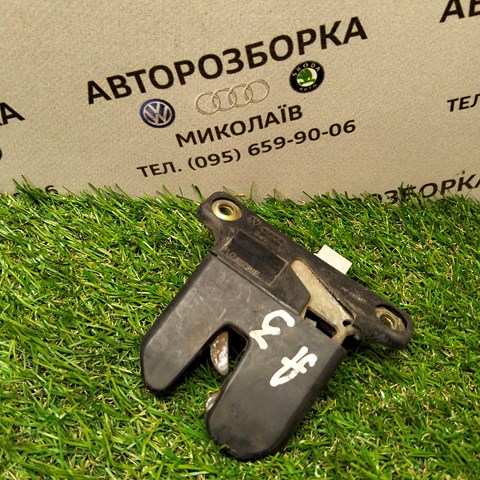 Замок кришки багажника / задніх 3/5-х дверей 8L0827505 VAG