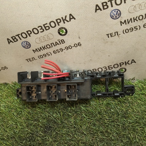 Реле запобіжників 8L0941822A VAG