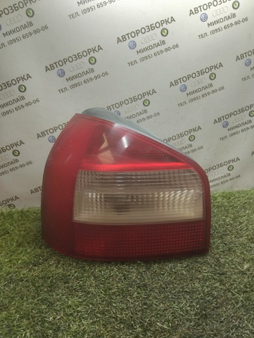 Задня ліва фара 8L0945095B VAG