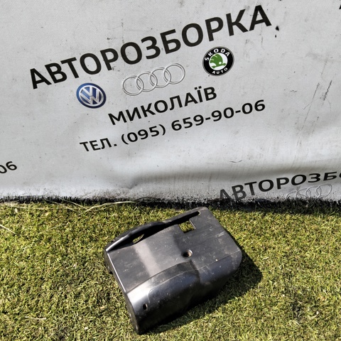 Захисний кожух кермового механізму 8L1953516 VAG