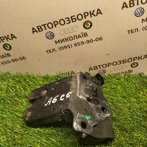 Замок, ручка і привід (багажника) 8P4827505B VAG