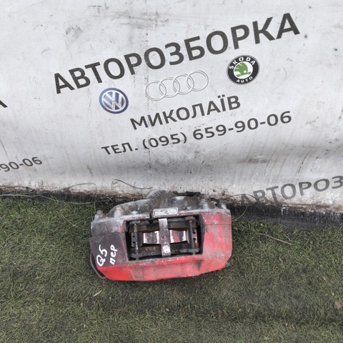 Супорт гальмівний, передній, лівий 8R0615107 VAG