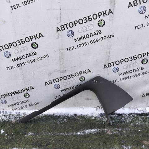 Обшивка стійки кузова внутрішня, передня права 8R1867272 VAG