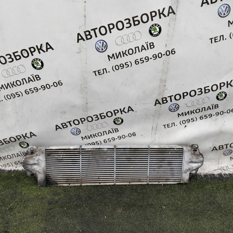Радіатор інтеркулера 96683 NISSENS