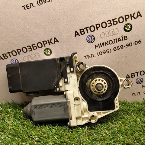Привід ліфта передній 9776101430202 VAG