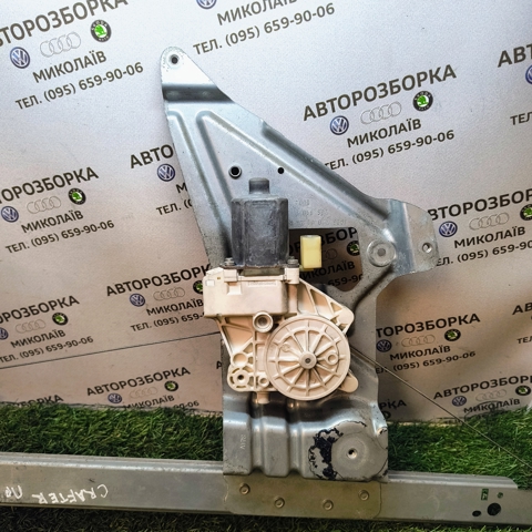 Мотор склопідйомника дверей передніх, правих A0068205542 VAG