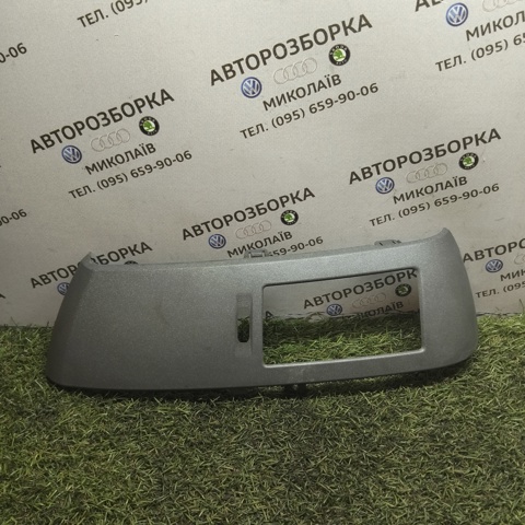 Декоративна накладка центральної консолі A9066890037 VAG