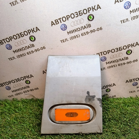 Накладка стійки кузова зовнішня, передня ліва A9066903062 VAG