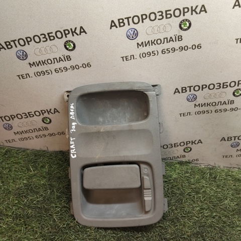 Ручка задніх (навстіж) дверей, права внутрішня A9067600061 VAG