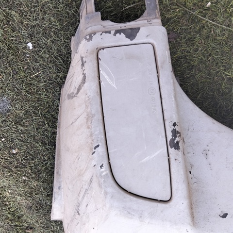 Правий відбивач бампера A9068260140 VAG