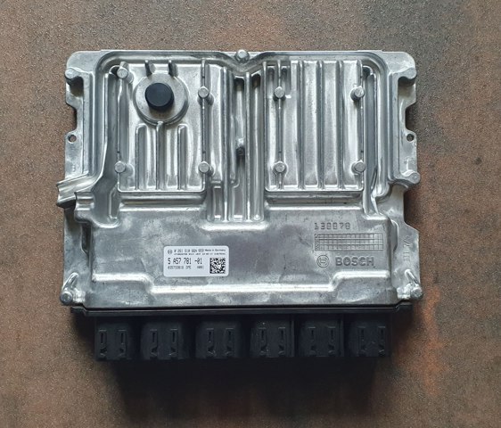 Блок електронного управління 12145A57781 BMW
