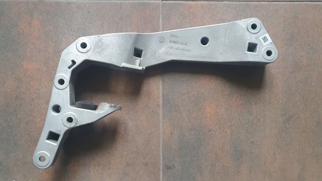 Балка кріплення коробки передач 22319485312 BMW