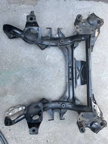 Підрамник передній 31106872121 BMW