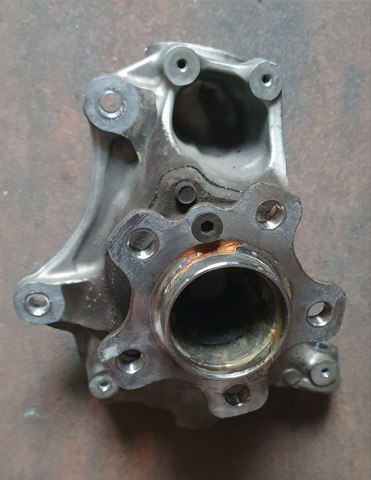 Цапфа - поворотний кулак передній, правий 31216877146 BMW