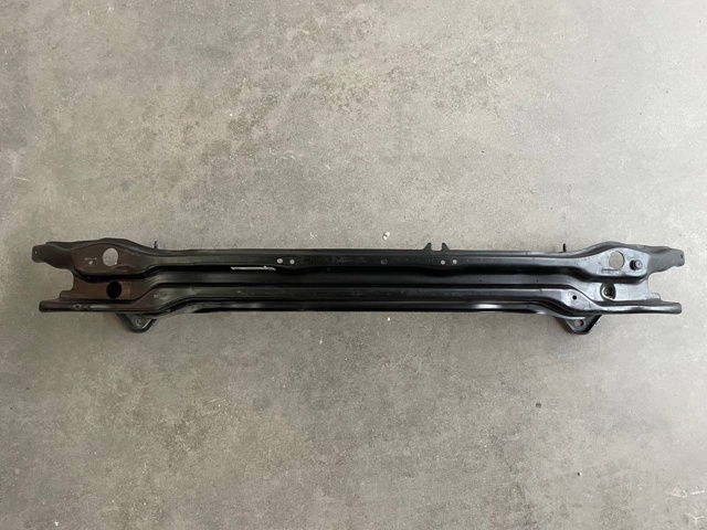 Шина бампера заднього 51127428022 BMW