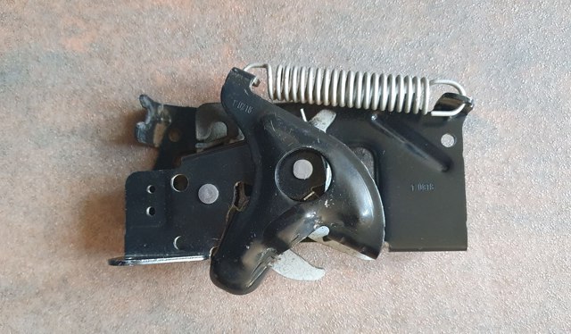Замок капота, правий 51237242549 BMW