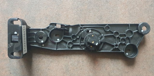 Кронштейн ручки відкривання капота 51237446416 BMW