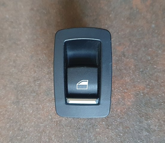 Кнопка підйомника задніх стекол 61319361936 BMW