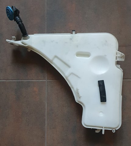 Бачок для омивайки 61667241672 BMW