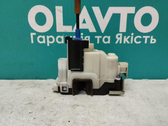 Замок водійських дверей 51975082 OPEL