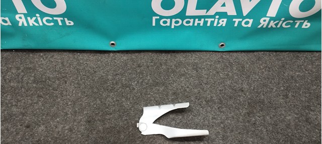 Завіса капота права 6C1116800AC FORD