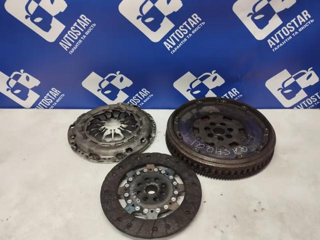 Комплект зчеплення  8200450217 NISSAN