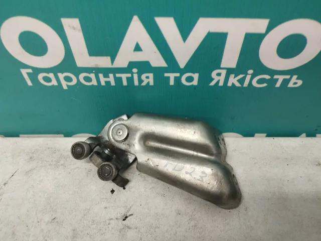Ролик дверей бічних/зсувних, правий верхній FT95350 FAST