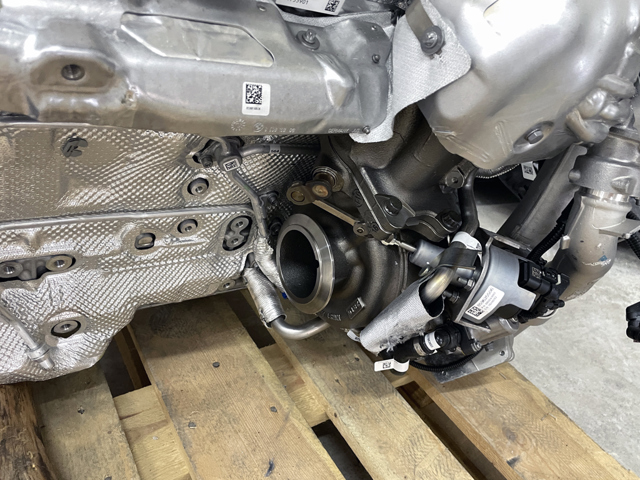 Двигун у зборі 11002455915 BMW